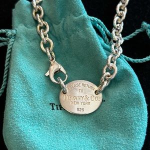 Tiffany & Co Return to Tiffany oval necklace